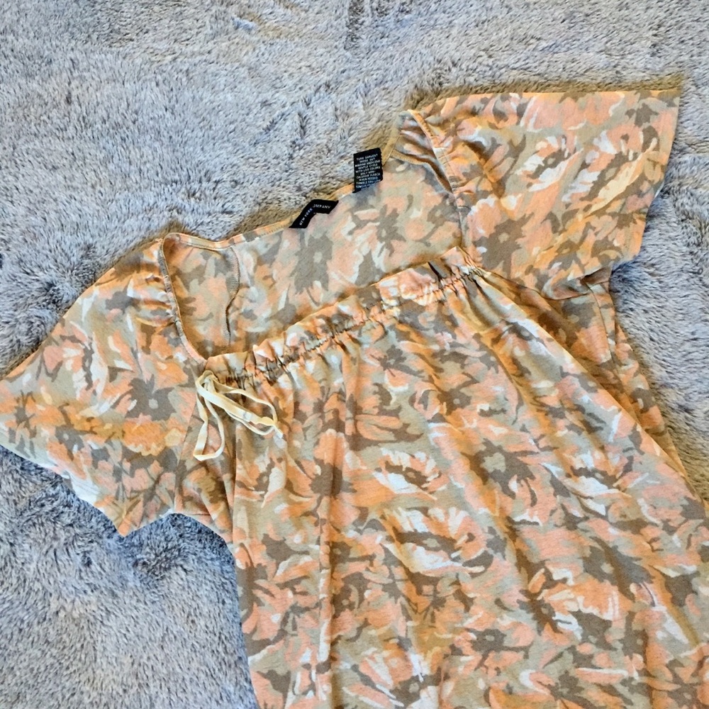 NOT FOR SALE DONT BUY! Cream/Pink Floral New York & Co Top Size S